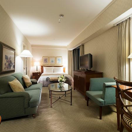Nagoya Kanko Hotel Zewnętrze zdjęcie A suite at the Four Seasons Hotel, Tokyo