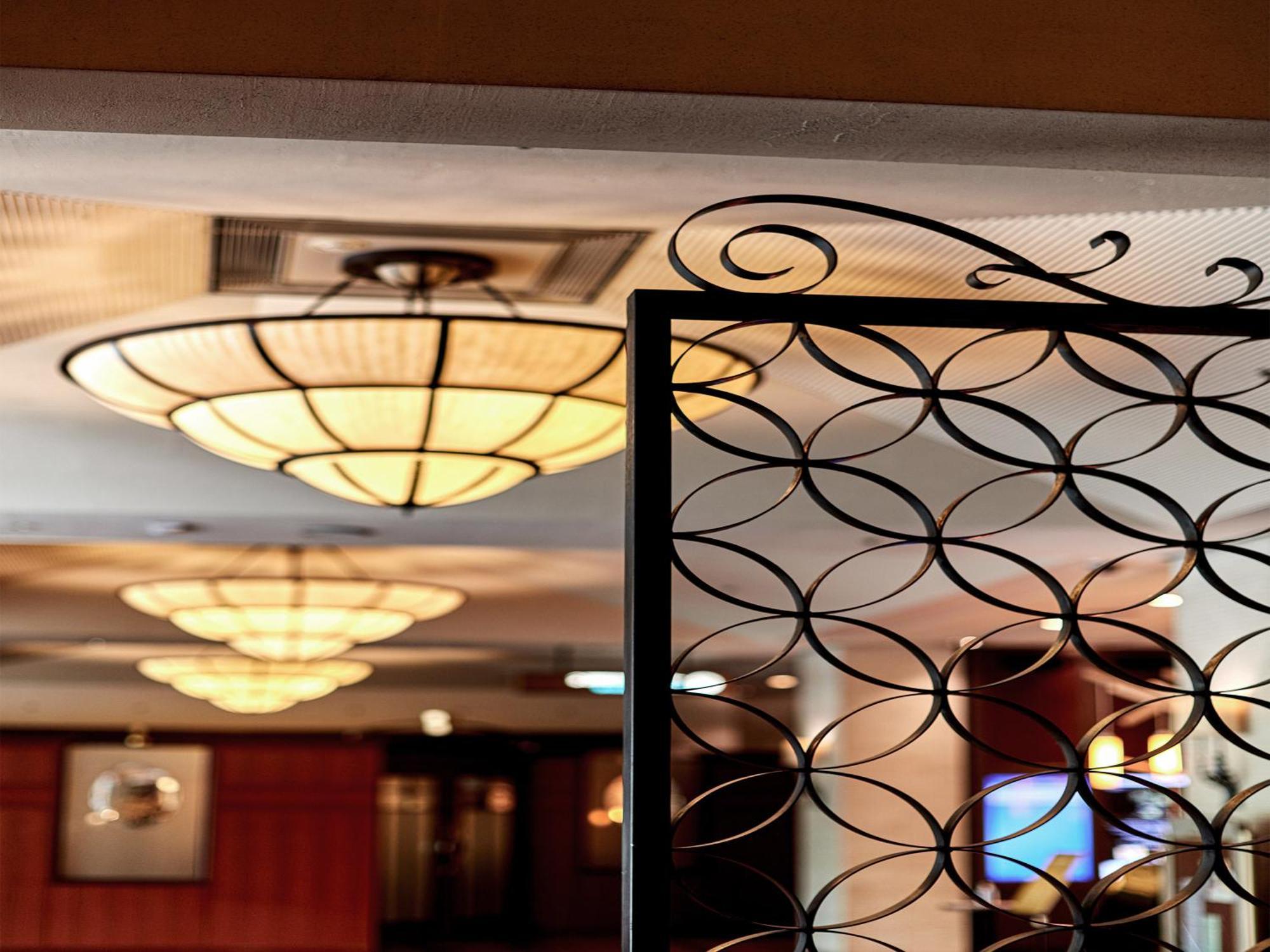 Nagoya Kanko Hotel Zewnętrze zdjęcie Wrought iron room divider