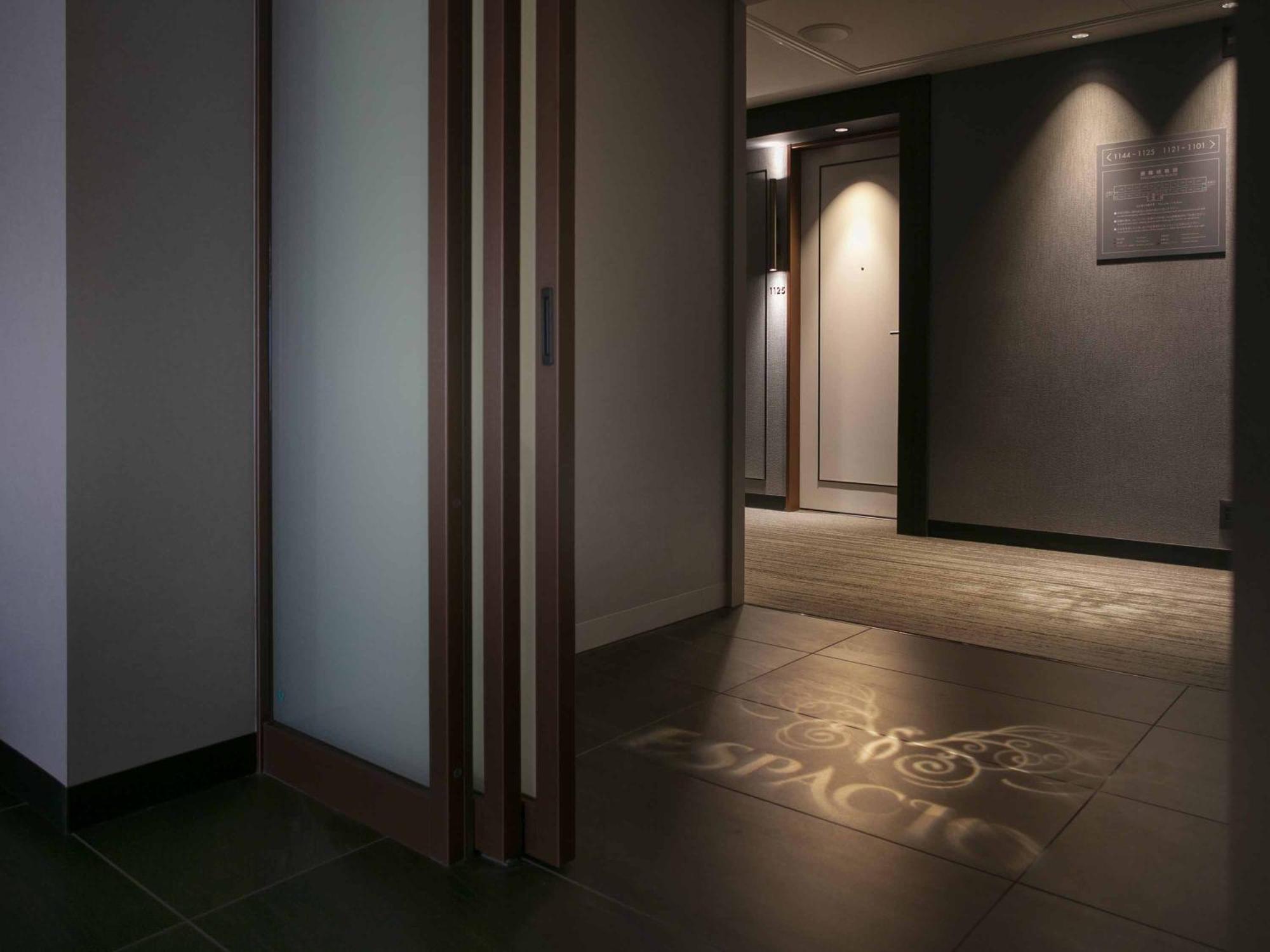 Nagoya Kanko Hotel Zewnętrze zdjęcie A corridor in a hotel