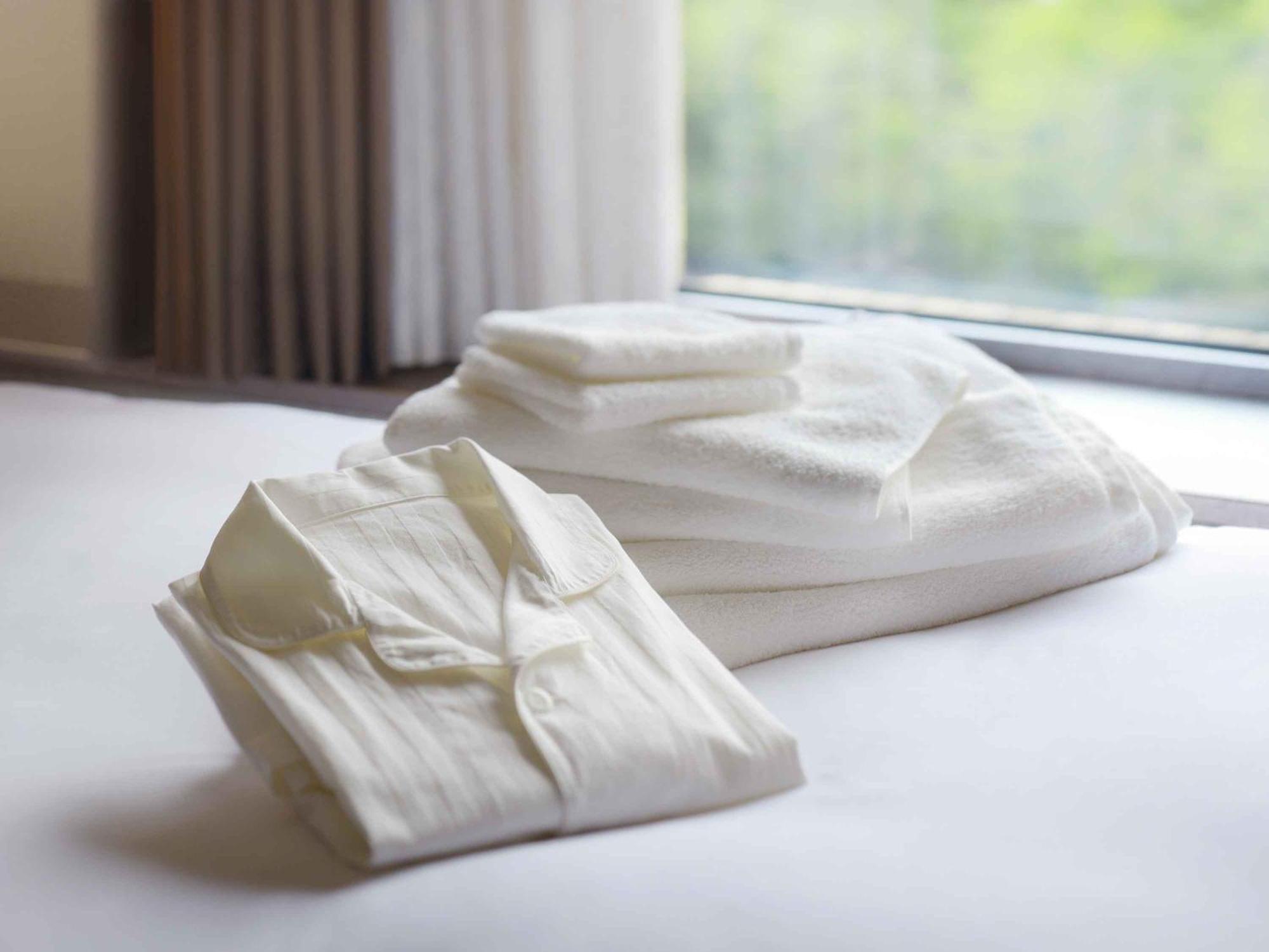 Nagoya Kanko Hotel Zewnętrze zdjęcie A folded bathrobe