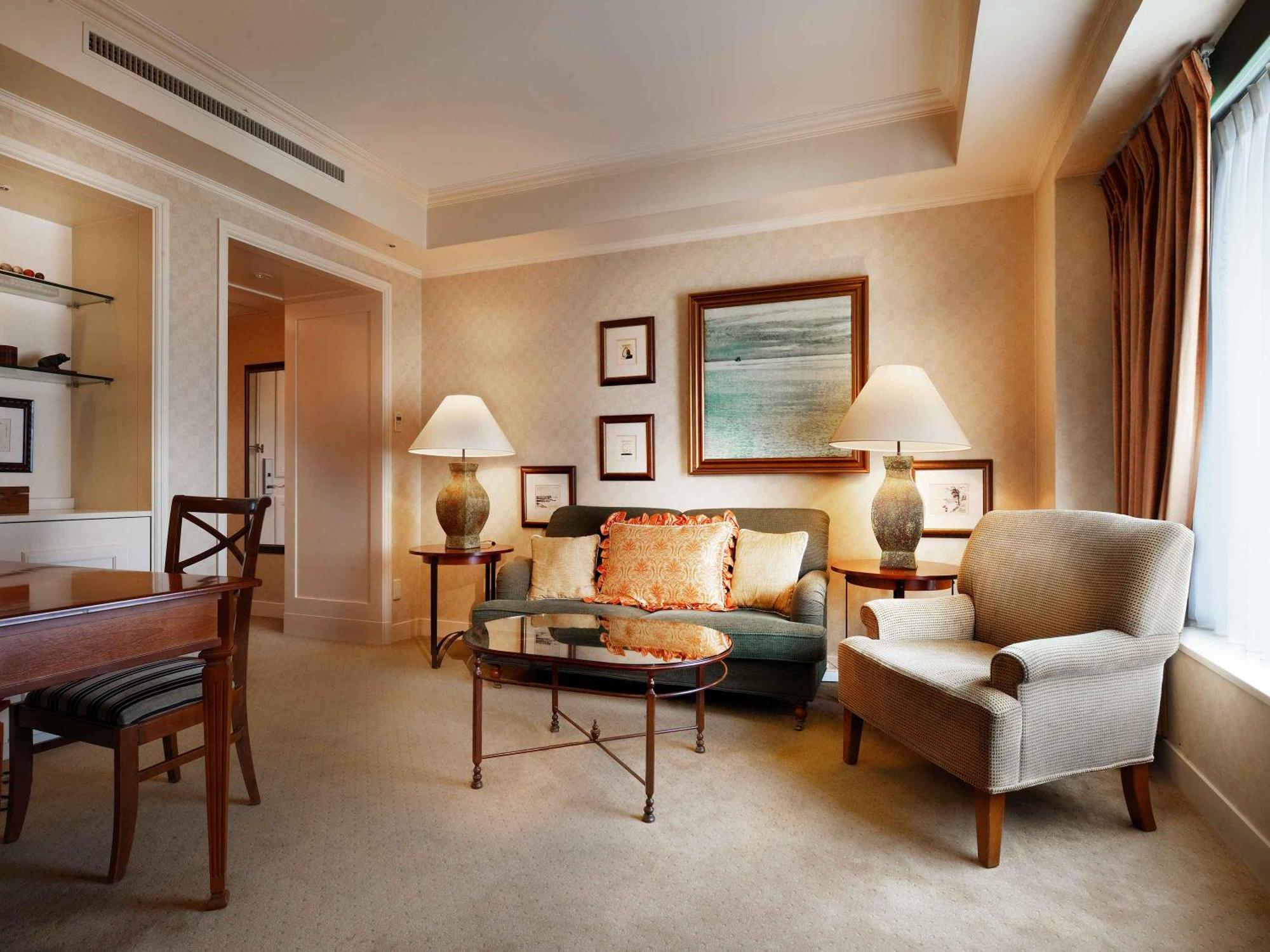 Nagoya Kanko Hotel Zewnętrze zdjęcie A living room at The Carlyle