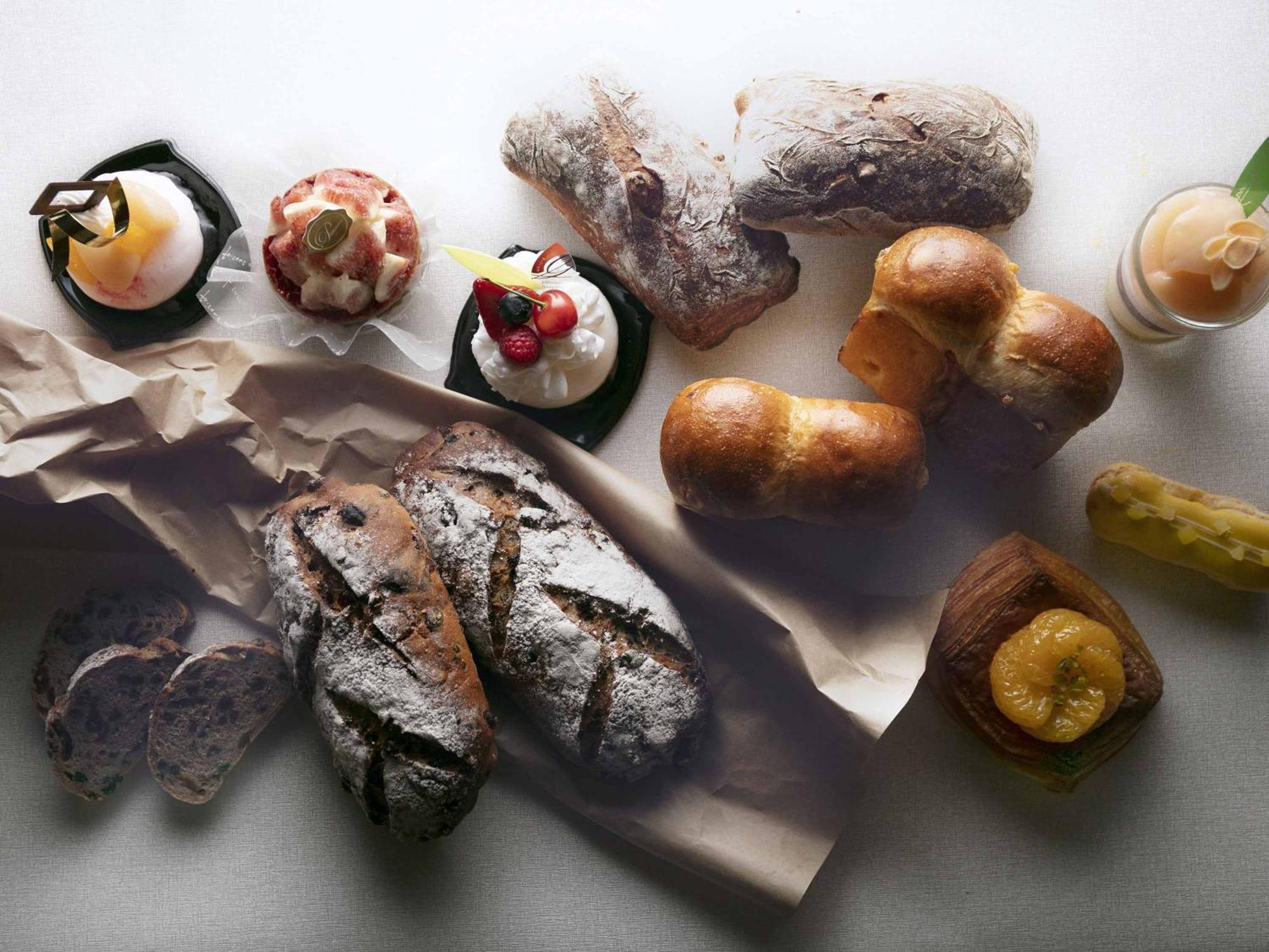 Nagoya Kanko Hotel Zewnętrze zdjęcie A selection of breads and pastries